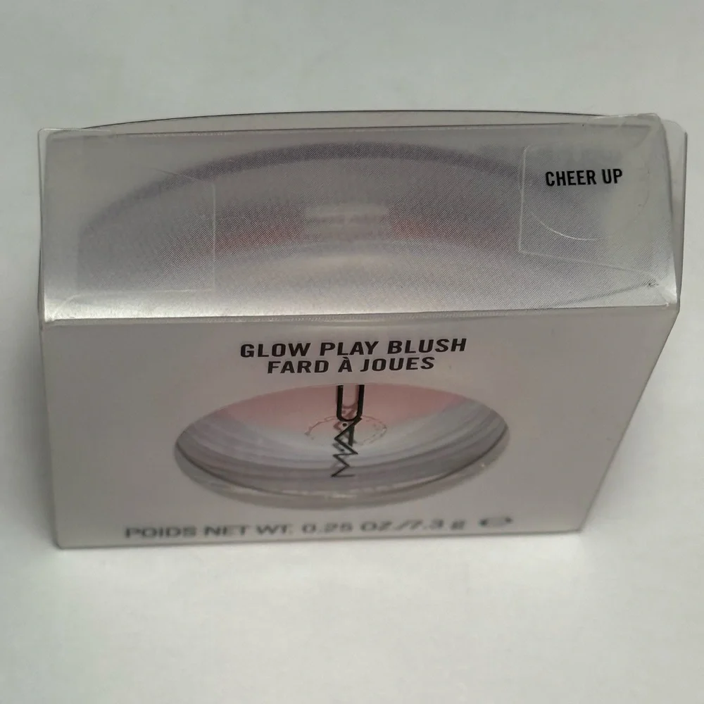 MAC CHEER UP Glow Play Cushiony Lightweight Buildable Blurring Blush New
